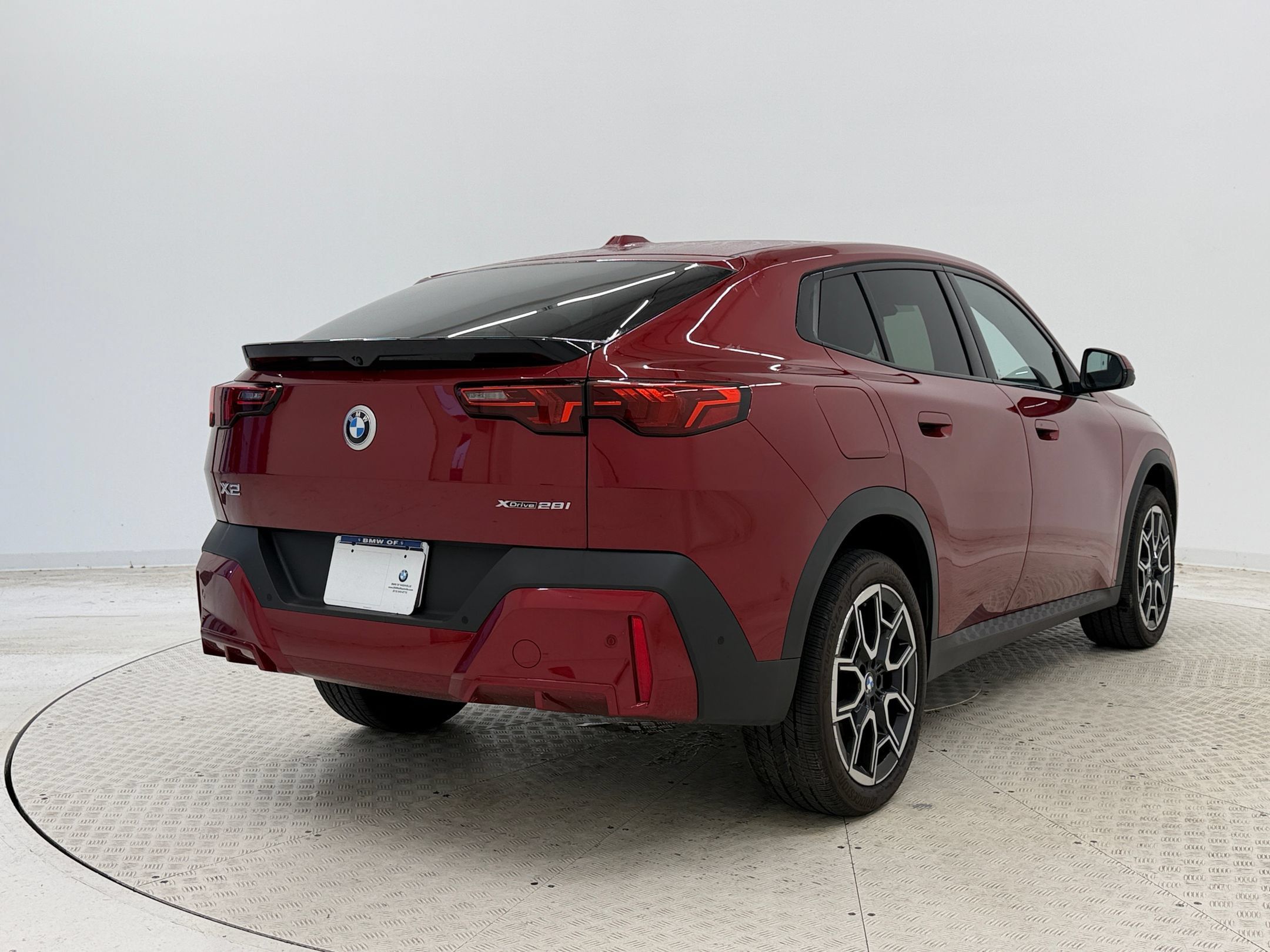 Used 2025 BMW X2 xDrive28i w/ Technology Package AWD/4WD image 11