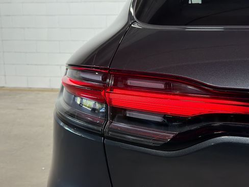 Used 2026 Porsche Macan AWD/4WD image 11