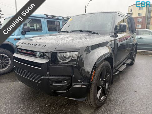 Used 2025 Land Rover Defender 110 X-Dynamic SE image 3