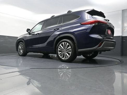 Certified 2020 Toyota Highlander Platinum AWD/4WD image 38