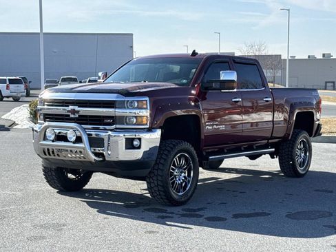 Used 2015 Chevrolet Silverado 2500 LT w/ LT Convenience Package image 27