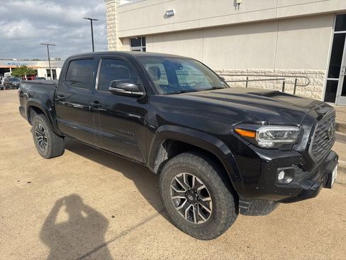 Used 2021 Toyota Tacoma TRD Sport w/ TRD Premium Sport Package image 3