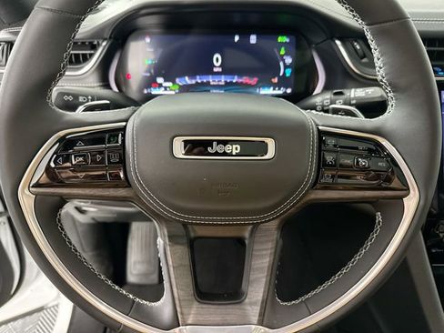 Used 2023 Jeep Grand Cherokee Overland image 23