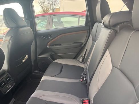 Used 2025 Subaru Forester Sport image 6
