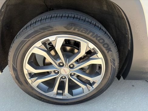 Used 2019 GMC Terrain SLT w/ Preferred Package AWD/4WD image 23