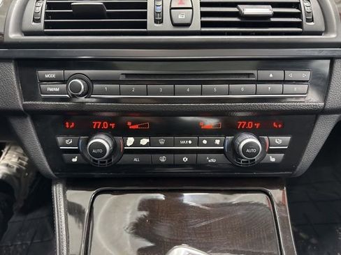 Used 2011 BMW 528i Sedan image 41