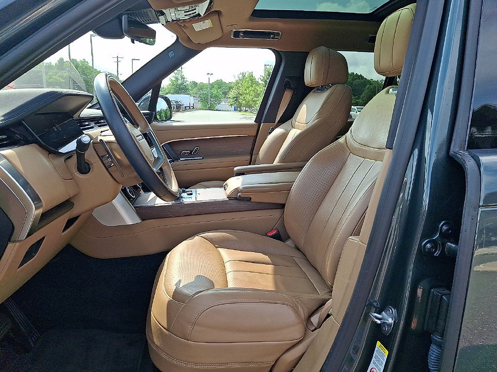 Certified 2023 Land Rover Range Rover SE AWD/4WD image 14