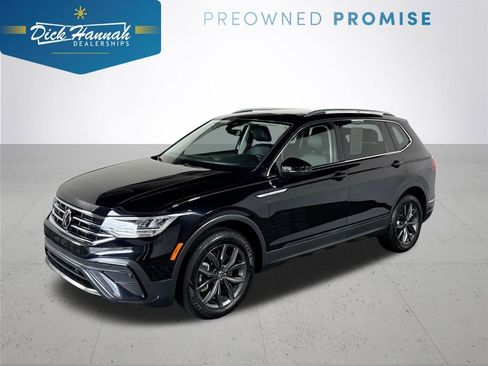 Used 2022 Volkswagen Tiguan SE image 1