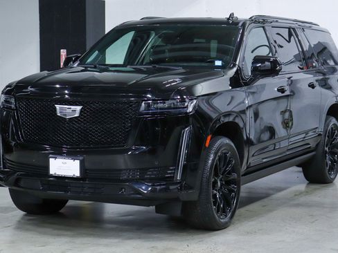 Used 2022 Cadillac Escalade ESV Sport Platinum w/ LPO, ONYX Package image 1