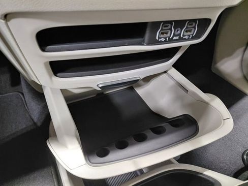 Used 2024 Chrysler Pacifica Touring-L image 33