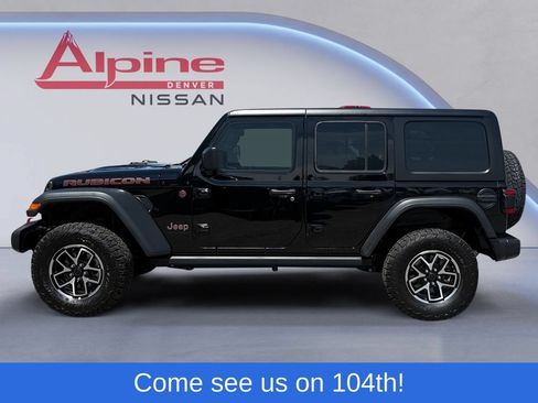 Used 2025 Jeep Wrangler Unlimited Rubicon AWD/4WD image 2