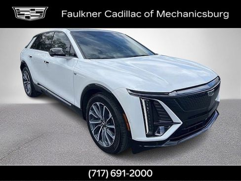 Used 2024 Cadillac Lyriq Sport AWD/4WD image 2