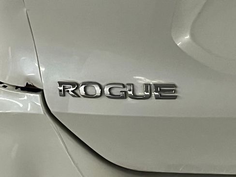 Used 2017 Nissan Rogue SL image 32