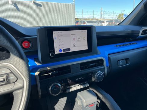 Used 2025 Toyota Tacoma TRD Off-Road image 21