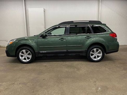 Used 2013 Subaru Outback 2.5i Premium w/ All-Weather Pkg AWD/4WD image 2