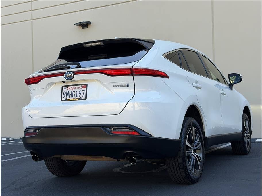 Used 2022 Toyota Venza LE AWD/4WD image 23