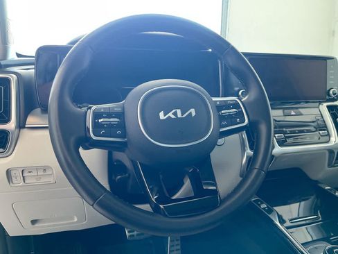 Used 2023 Kia Sorento SX Prestige w/ Panoramic Sunroof Package AWD/4WD image 14