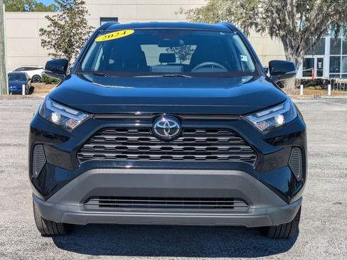 Used 2024 Toyota RAV4 XLE image 9