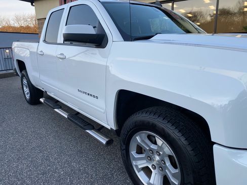 Used 2018 Chevrolet Silverado 1500 LT w/ All Star Edition image 27