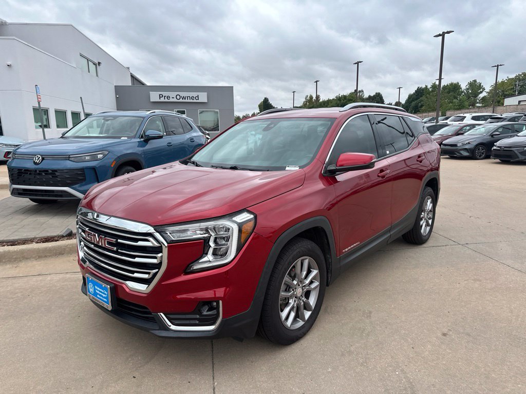 Used 2022 GMC Terrain SLT AWD/4WD image 1