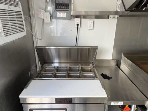 Used 2020 Chevrolet Express 3500 w/ Driver Convenience Package image 10