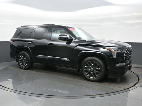 Used 2025 Toyota Sequoia Platinum image 7