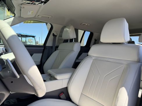 Used 2025 Hyundai Santa Fe SEL FWD image 31