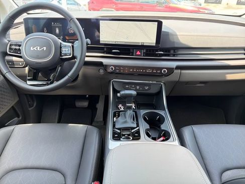 New 2026 Kia Carnival EX FWD image 9