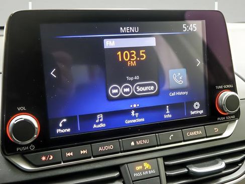 Used 2024 Nissan Altima 2.5 SV image 16