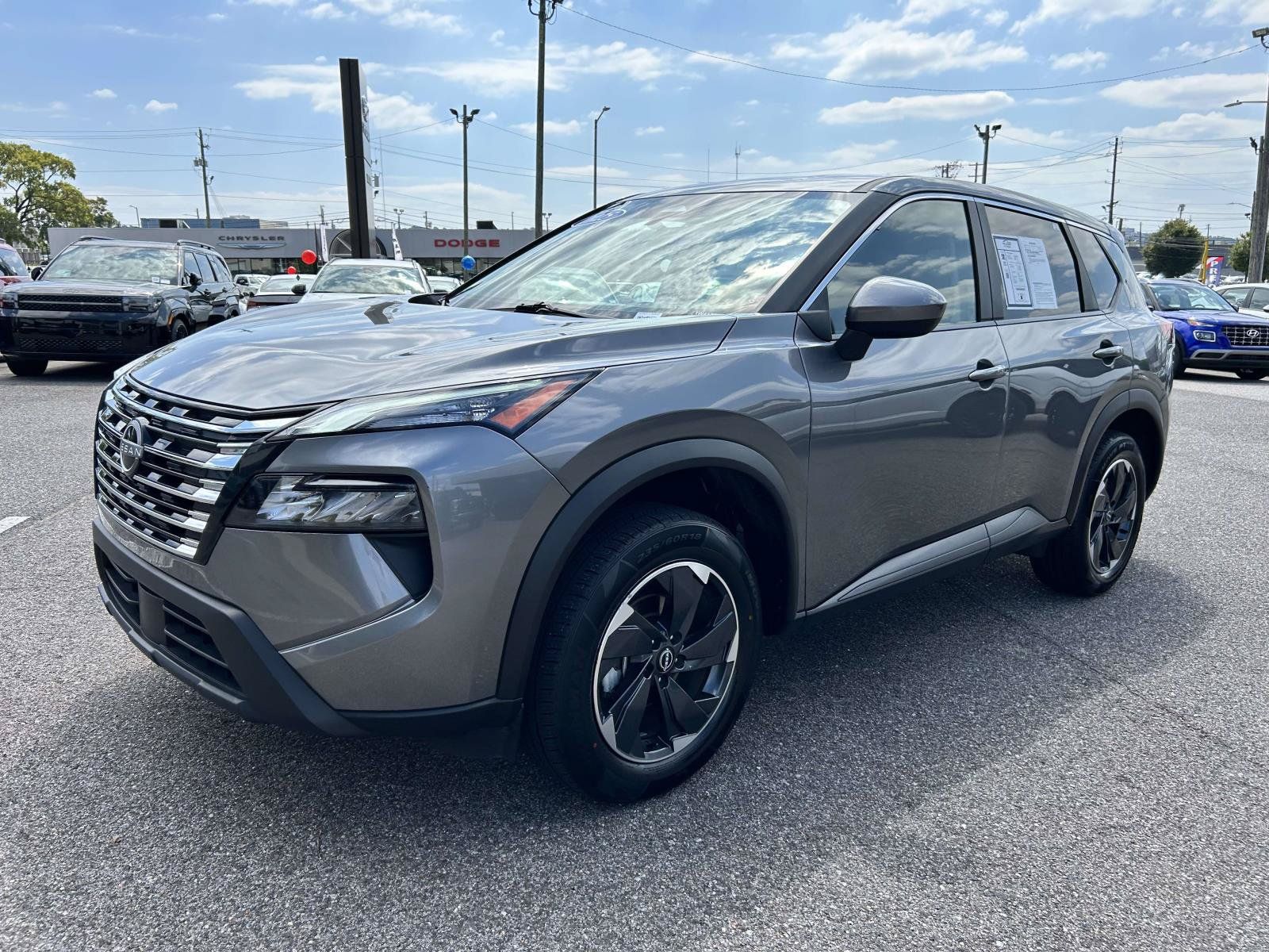 Used 2025 Nissan Rogue SV AWD/4WD image 5