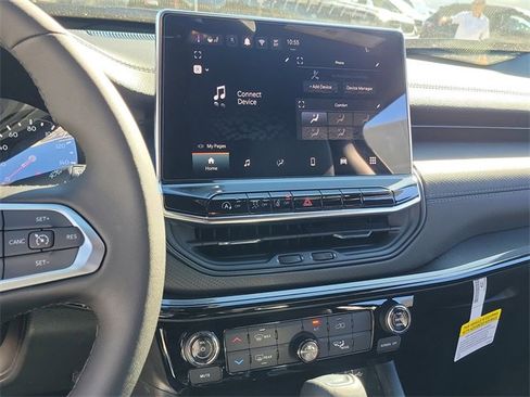 New 2026 Jeep Compass Latitude image 24