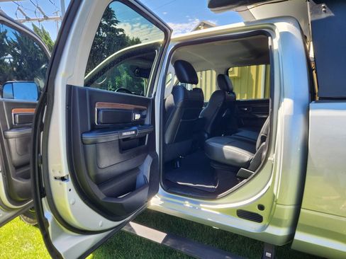 Used 2017 RAM 2500 Laramie AWD/4WD image 18