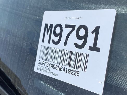 Used 2022 Kia Forte LXS w/ LXS Technology Package image 11