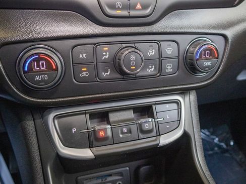 Used 2022 GMC Terrain SLT w/ Tech Package AWD/4WD image 22