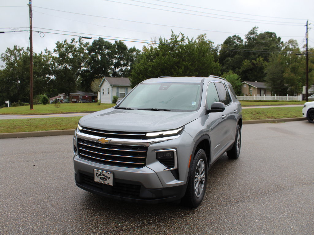 Used 2026 Chevrolet Traverse LT AWD/4WD image 3