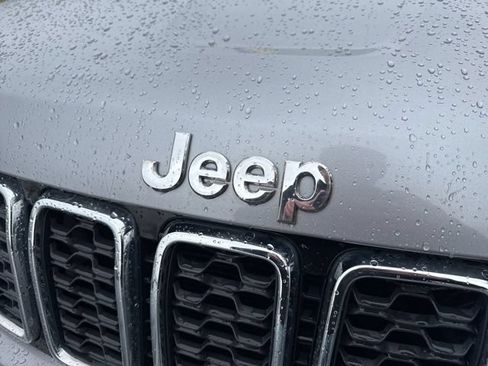 Used 2021 Jeep Grand Cherokee Limited AWD/4WD image 28