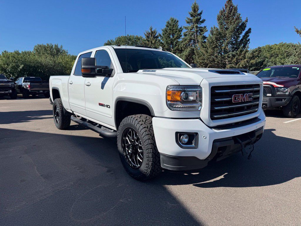 Used 2019 GMC Sierra 2500 SLT w/ All Terrain HD Package AWD/4WD image 4
