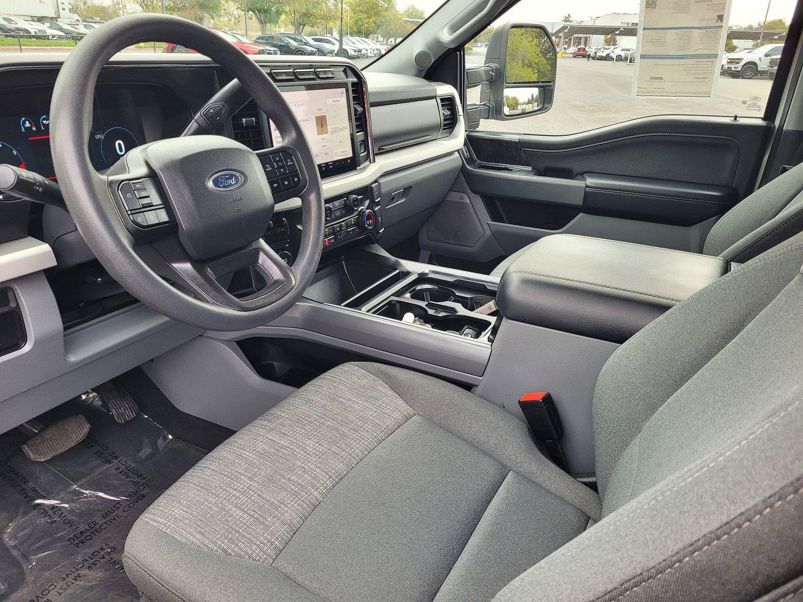 Used 2024 Ford F250 XLT w/ Black Appearance Package AWD/4WD image 12