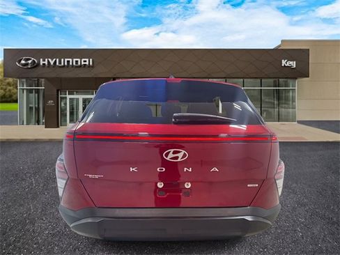 Used 2025 Hyundai Kona SEL image 19