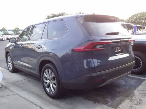 Used 2025 Toyota Grand Highlander AWD image 4