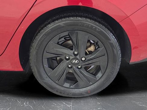 Certified 2023 Hyundai Elantra SEL image 30