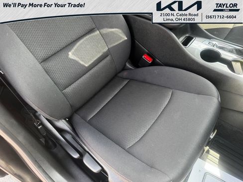 Used 2025 Chevrolet Malibu LT FWD image 11