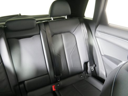 Used 2024 Audi Q3 2.0T Premium image 14