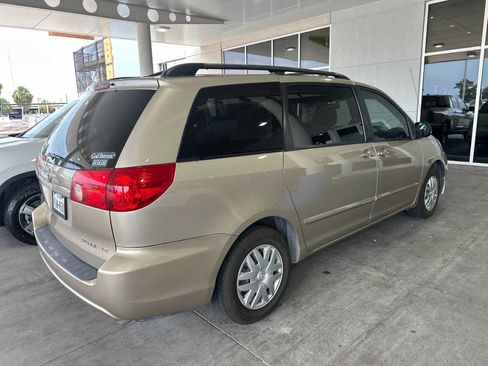 Used 2007 Toyota Sienna LE FWD image 3