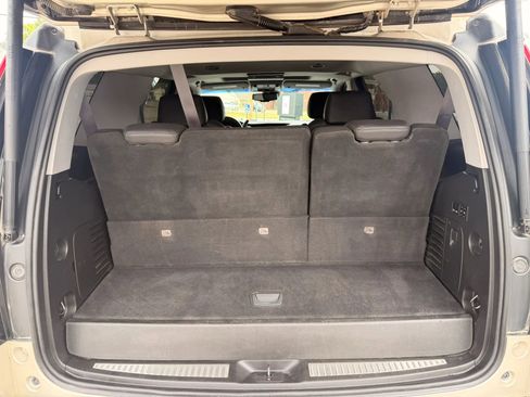 Used 2016 Cadillac Escalade Luxury AWD/4WD image 5