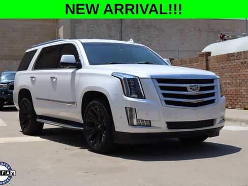 Used 2017 Cadillac Escalade Luxury AWD/4WD image 1