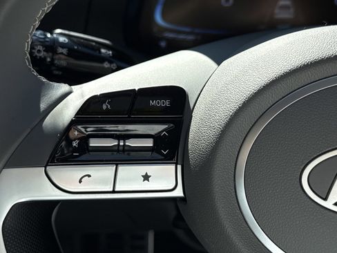 Used 2025 Hyundai Elantra Sport image 20