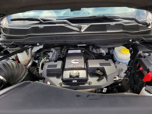 Used 2024 RAM 2500 Tradesman w/ Chrome Appearance Group image 13