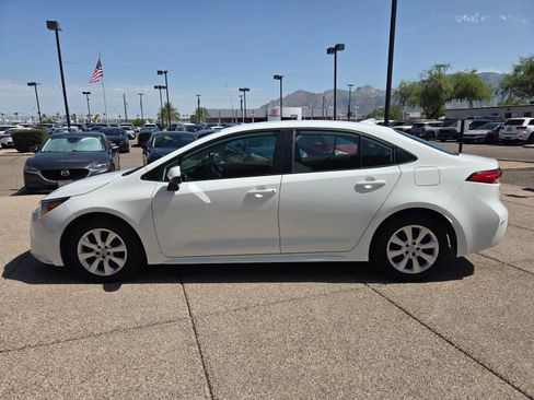 Used 2024 Toyota Corolla LE FWD image 3