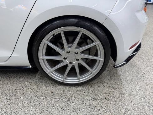 Used 2019 Volkswagen Golf R 4-Door AWD/4WD image 36